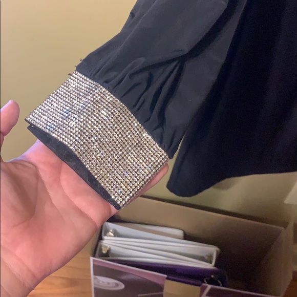 Black dress - Picture 2 of 3